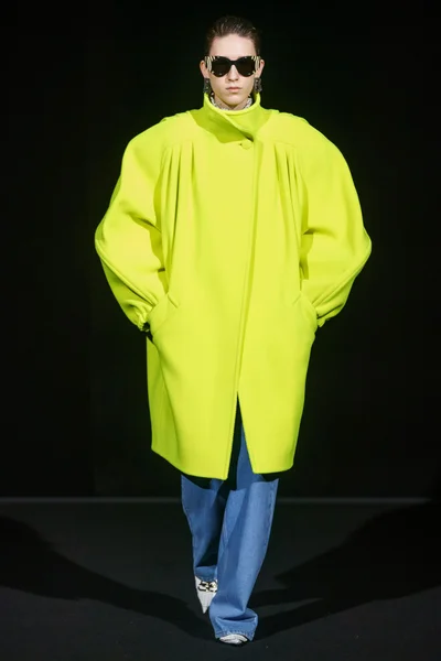 Look 61